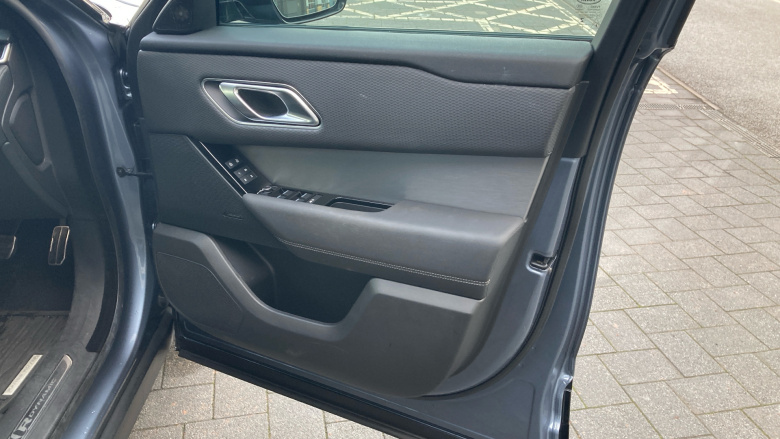 Land Rover Range Rover Velar 2.0 D200 R-Dynamic SE 5dr Auto Diesel Estate